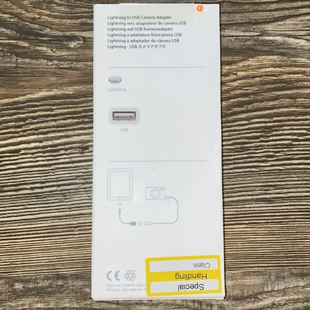 Apple A1440 Lightning to USB Camera Adapter MD821AM/A White A77. New. P